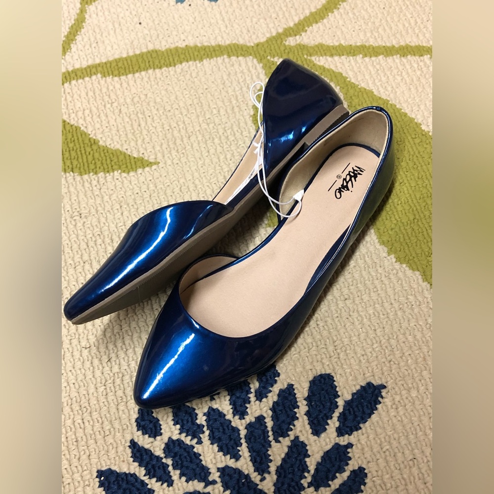 Blue patent leather size 9 1/2 flats